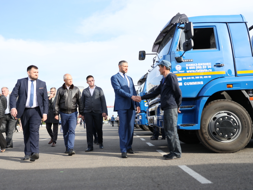 Новые водовозные и ассенизационные машины поступили в Zабайкалье