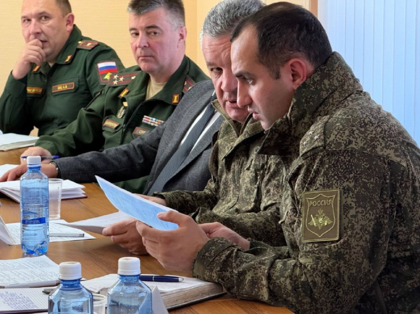 «Мы дадим вам все ответы»: Генерал-лейтенант Роман Греков провел прием забайкальцев в Борзе