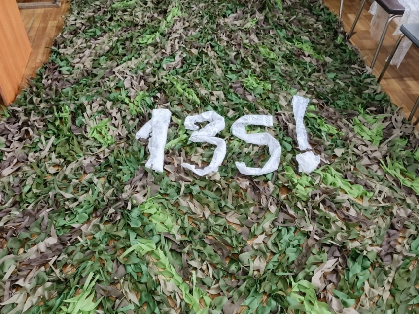 ​#ВместеСильнее: Юбилейную по счету маскировочную сеть изготовили участники группы «Паучок» в Шилкинском округе