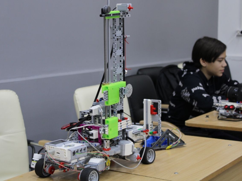 Традиционные детские соревнования по робототехнике стартовали в столице Забайкалья в восьмой раз