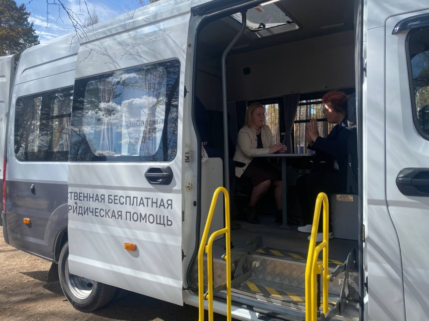 ​Департамент мировых судей совместно с депутатами Заксобрания Забайкалья оказывают помощь пострадавшим от пожара в Смоленке