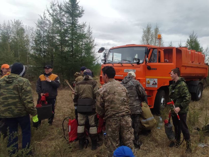 ​Сотрудники социальных учреждений Забайкалья принимают участие в тушении лесных пожаров