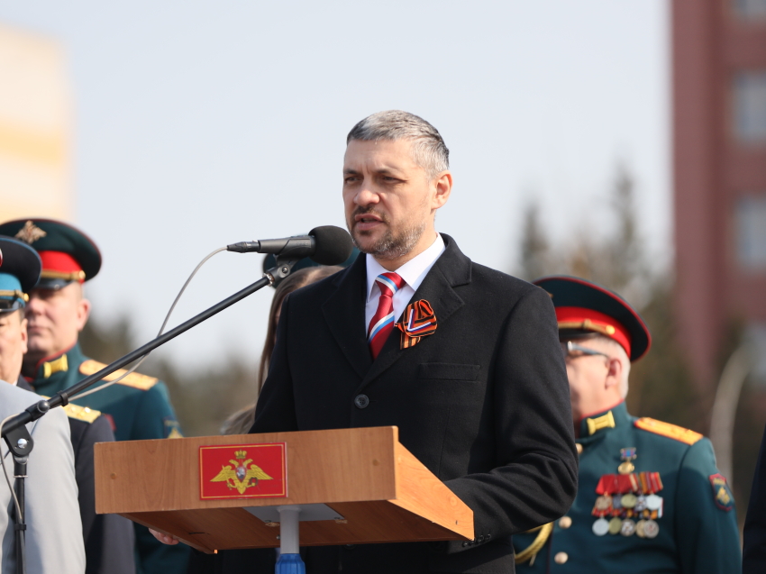 Парад в честь Дня Победы начался в Забайкалье – губернатор региона поздравил собравшихся с праздником