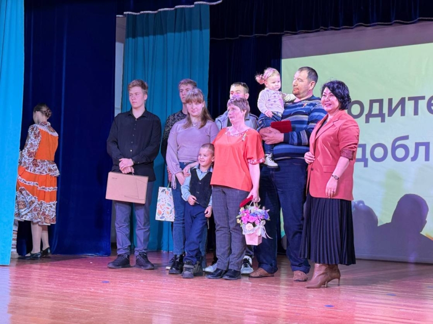 ​Глава Забайкалья дал напутствие участникам семейного форума в Улётах