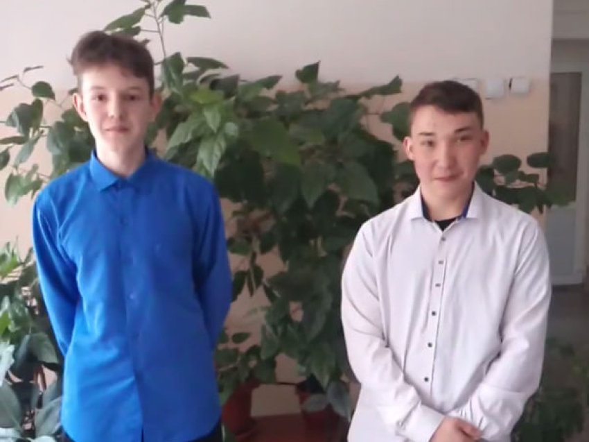​Юные герои среди нас: Два школьника Шелопугинской школы награждены грамотами за помощь односельчанке