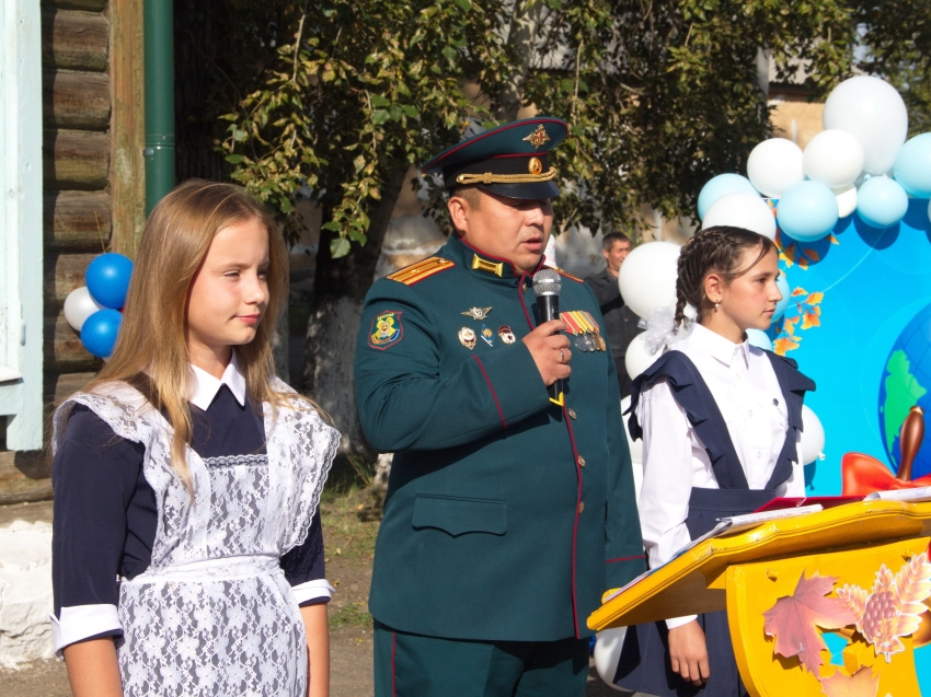 ​Ветераны СВО поздравили забайкальских школьников с Днём знаний