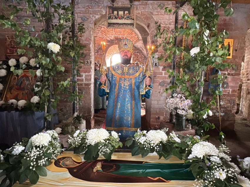 ​Литургию в древнейшей каменной церкви Сибири и Дальнего Востока провели в забайкальском селе Калинино впервые за несколько десятилетий