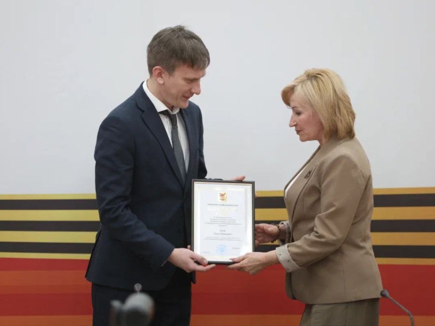 ​Формируют открытость власти и доверие жителей: в Забайкалье наградили администраторов госпабликов