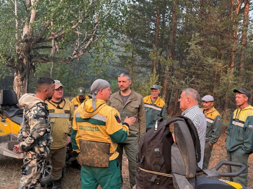 Губернатор Забайкалья провёл оперштаб на кромке пожара близ Атамановки: жителей защитили от огня, скорректирован план тушения