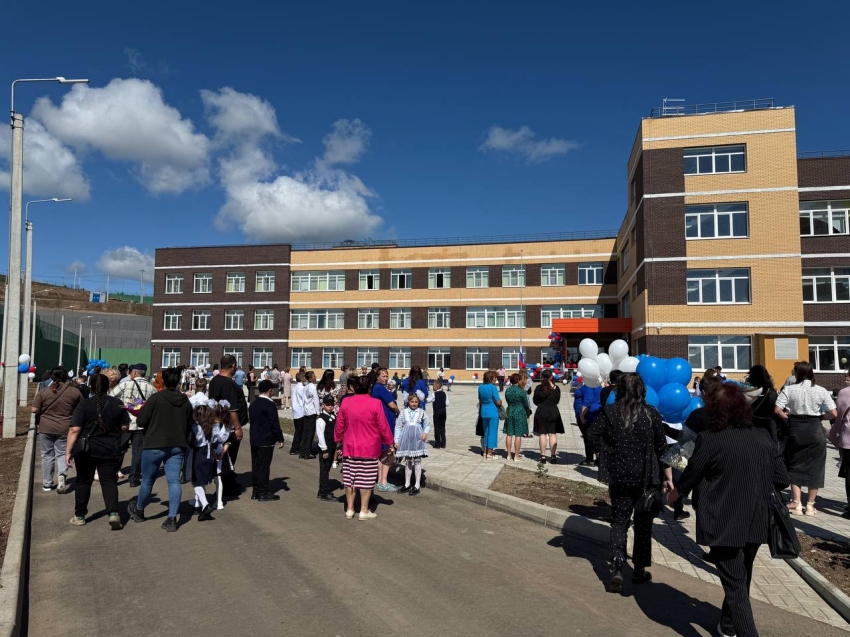 ​Сразу две школы объединило новое учебное заведение в Дарасуне 