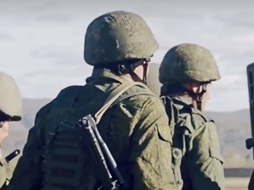 ​В Забайкалье военнослужащие, призванные из запаса, осваивают специальные военные навыки 