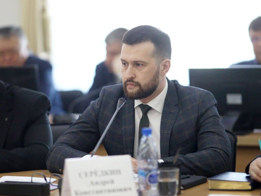 Министр спорта Забайкальского края Андрей Серёдкин прокомментировал ситуацию с привлечением сотрудника ведомства к дисциплинарной ответственности