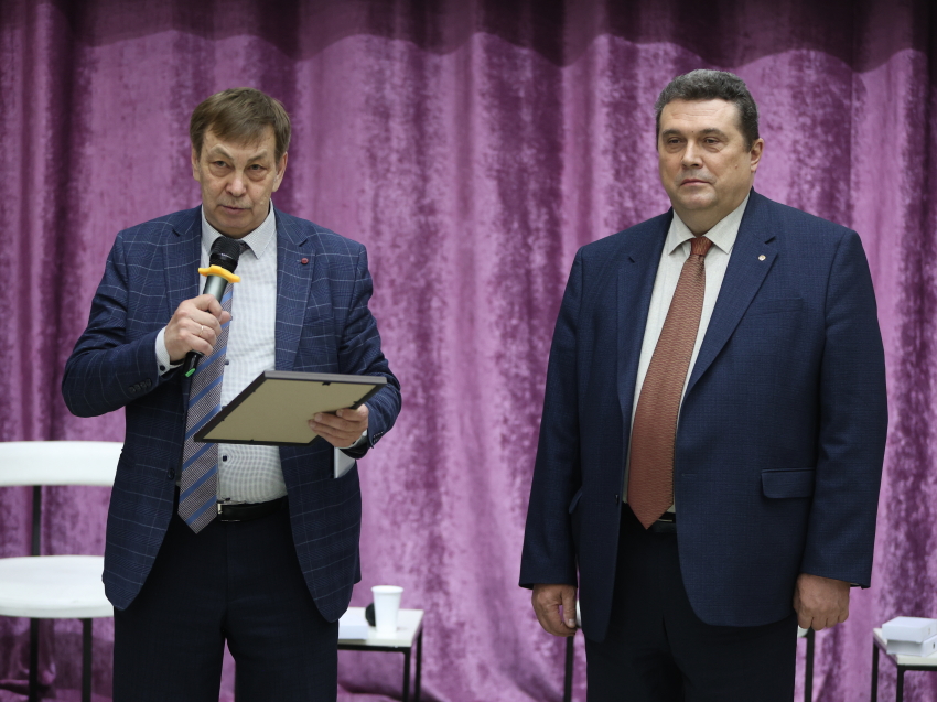 Председатель Союза журналистов России Владимир Соловьев отметил коллег из Забайкалья
