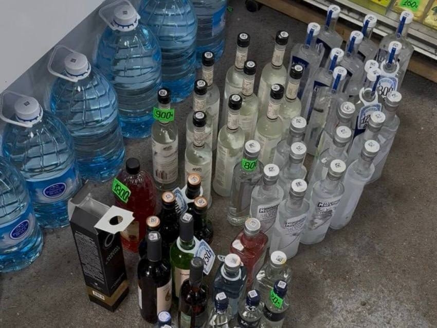 Сотрудники РСТ Забайкалья выявили партию нелегального алкоголя в селе Арахлей