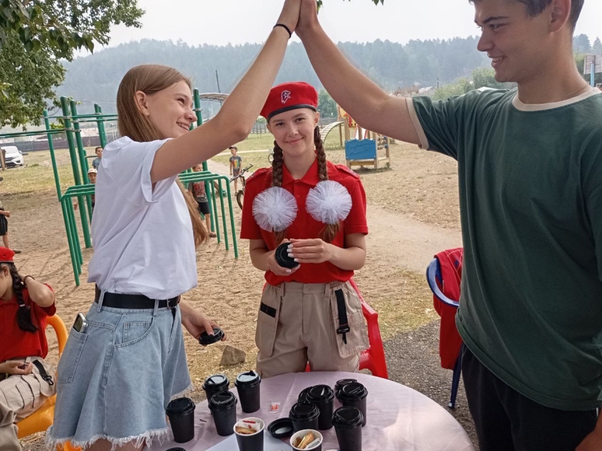 ​«Жму руку тебе, солдат»: Забайкальские дети общаются с бойцами СВО по губернаторскому проекту