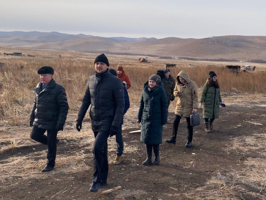 Необходимо предпринимать шаги по созданию новых рабочих мест в Александрово-Заводском районе - Александр Осипов