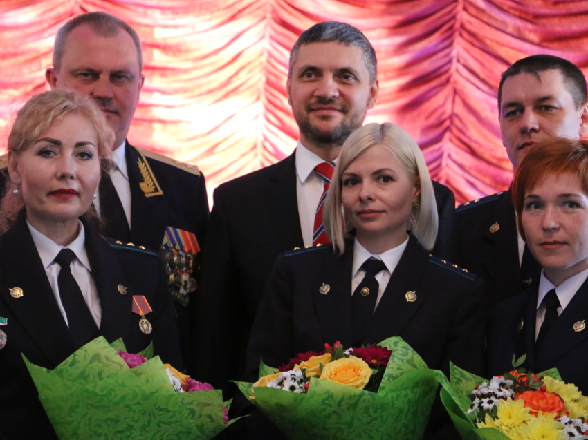 Александр Осипов поздравил воинов-пограничников с профессиональным праздником