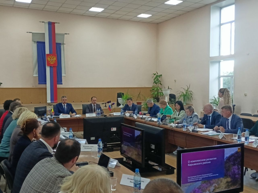 ​В школы Карымского округа трудоустроились 15 педагогов по программе «Земский учитель»