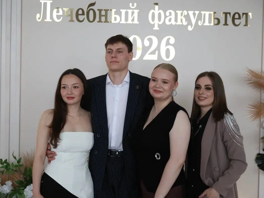 ​Мы будущие врачи — единой России: последний звонок прошел для выпускников ЧГМА в Чите