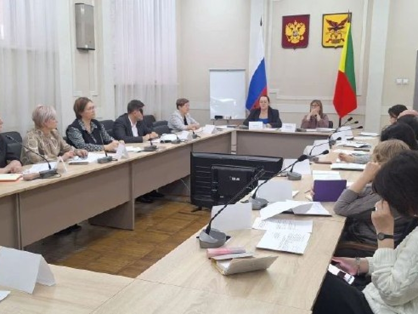 Бюрократическую нагрузку на педагогов продолжат снижать в Забайкалье