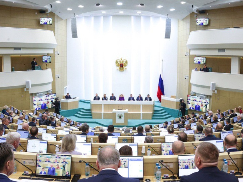 ​Баир Жамсуев: Объемы платного приема в вузы будут регулировать на государственном уровне