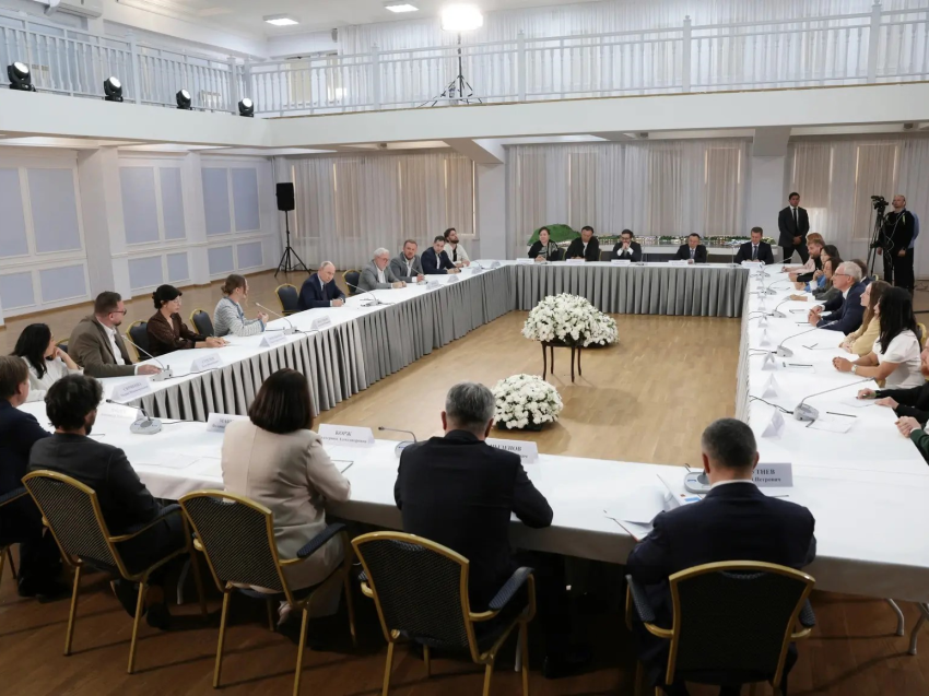​Владимиру Путину понравилась идея забайкальца Даши Намдакова о поддержке молодых художников