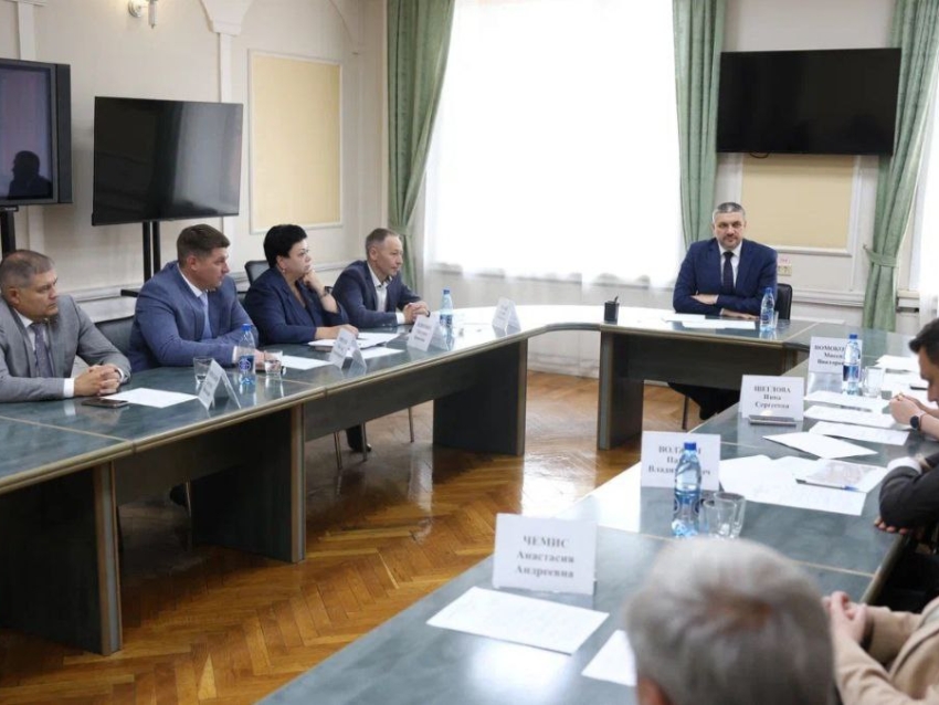 ​Губернатор Забайкалья проводит встречи с фракциями Законодательного Собрания