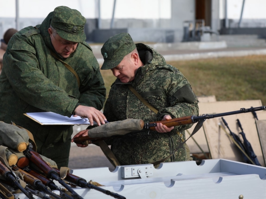Мобилизованные военнослужащие ВВО совершенствуют мастерство снайперской стрельбы в Zабайкалье 