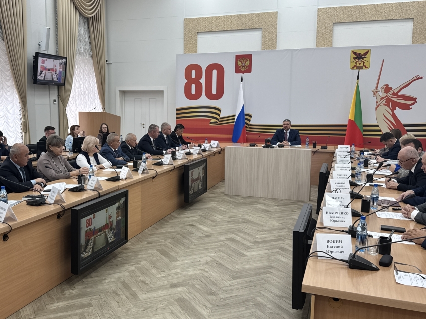 Губернатор Забайкалья продолжает встречи с депутатами Заксобрания 