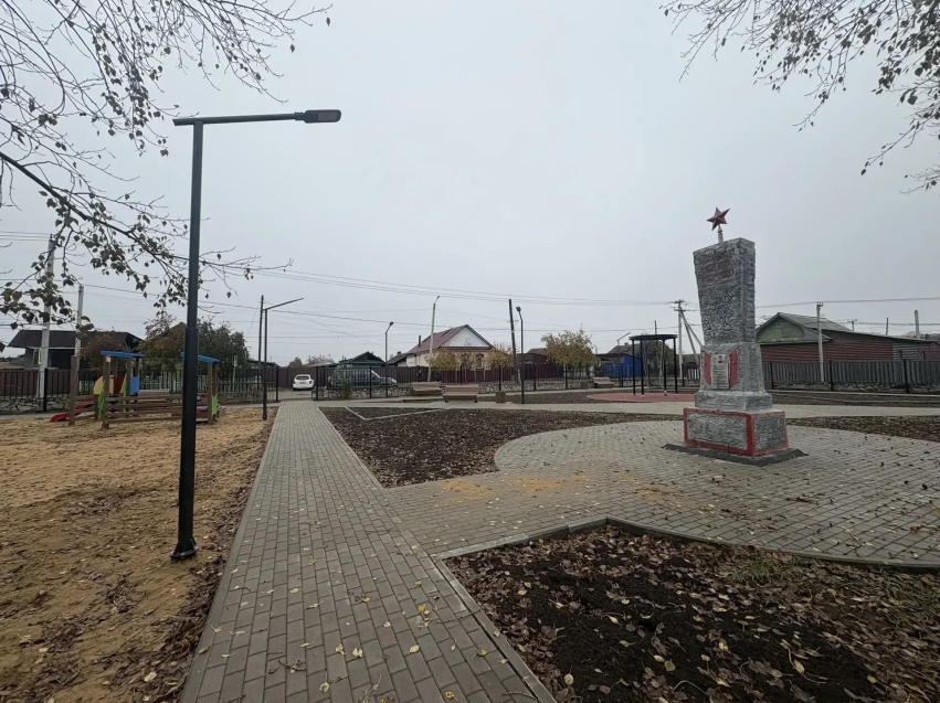 ​«Курс – на историю Забайкалья»: Обустройство сквера имени Федора Хлуднева в Хилке близится к завершению