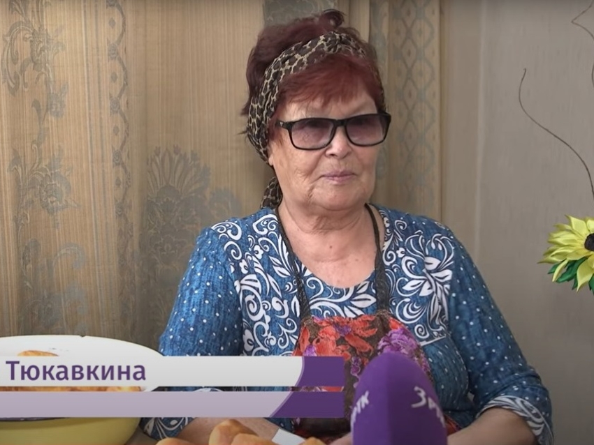 Пенсионерка из Читы печёт пирожки и булочки для бойцов СВО, находящихся на лечении в Забайкалье