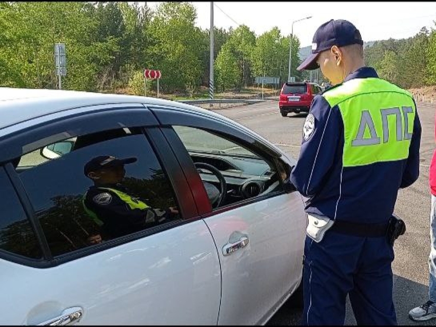 12 водителей без прав выявлены в ходе рейда Госавтоинспекции в Чите