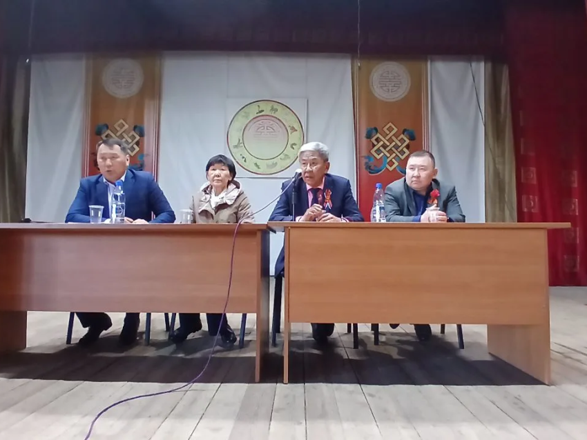 Руководитель округа провел встречу с жителями села Зуткулей