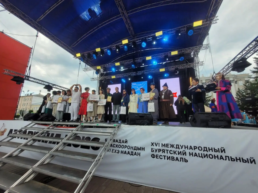 Лучшие танцоры бурятского народного танца впервые определены на «Алтарганы-2026».