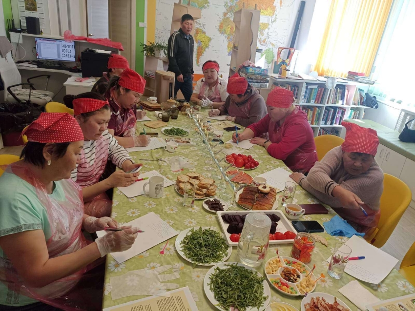 Мастер-класс по изготовлению «Итальянских вытяжных сыров» провели в селе Кункур Агинского района