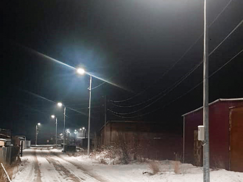 Уличное освещение подключили в двух поселениях Каларского округа
