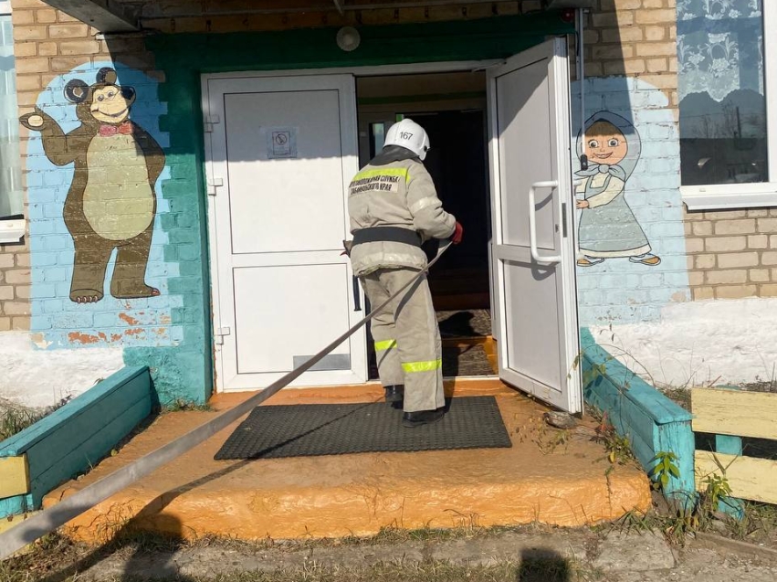 Пожарные Цокто-Хангила отработали действия при чрезвычайной ситуации в детском саду «Солнышко»