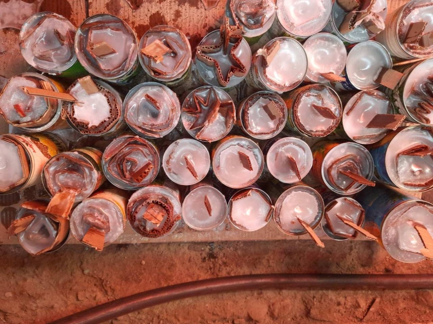Окопные свечи для отправки на спецоперацию изготовили огнеборцы «Забайкалпожспаса»​ Красночикойского района 