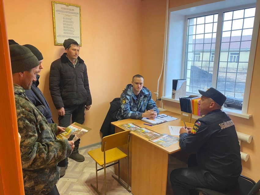 Огнеборцы ГУ «Забайкалпожспас» провели обучение по пожарной безопасности для условно-осужденных 