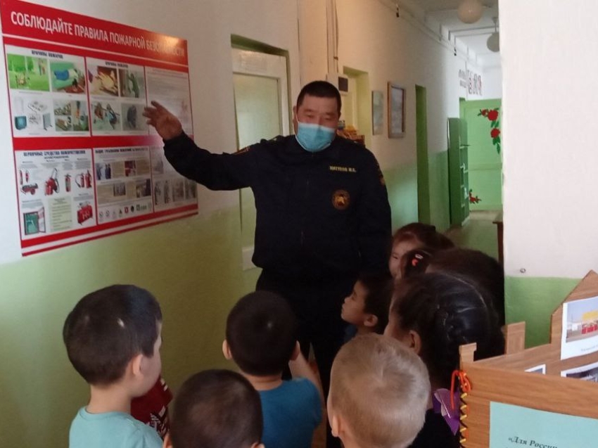 Огнеборцы Забайкалпожспаса села Токчин Дульдургинского района провели день открытых дверей 