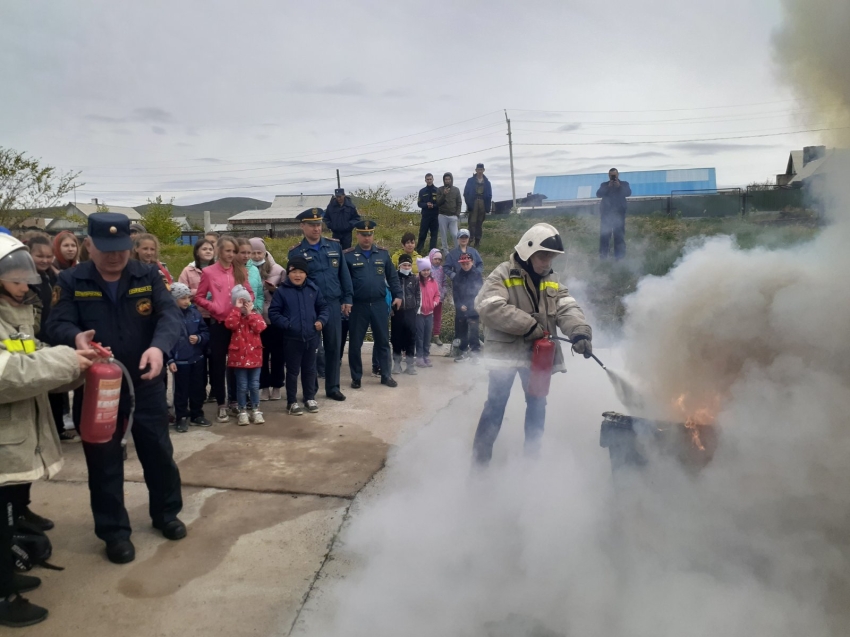 Пожарно-тактические  занятия прошли в больнице  с.Захарово Красночикойского района 
