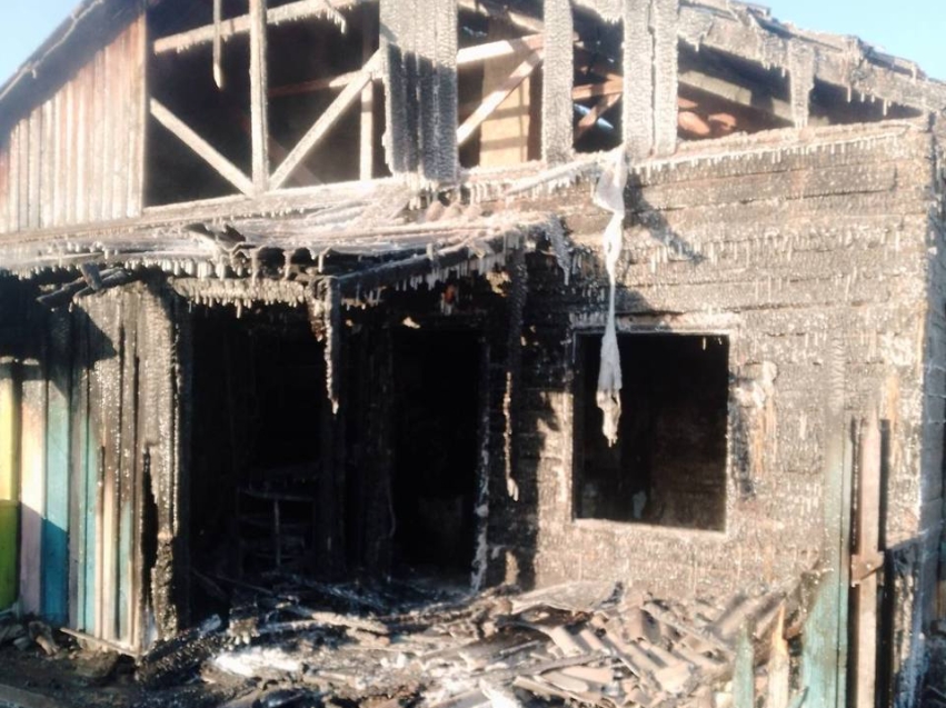 Пожарные  «Забайкалпожспаса»спасли из горящей квартиры двух человек ночью 4 февраля