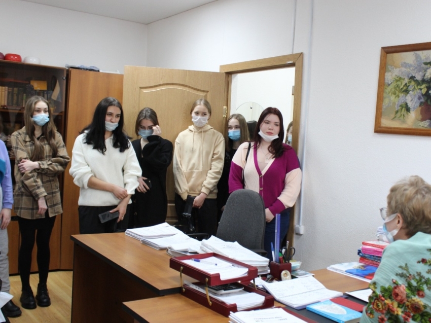 Студенты читинского техникума Нархоза посетили судебный участок
