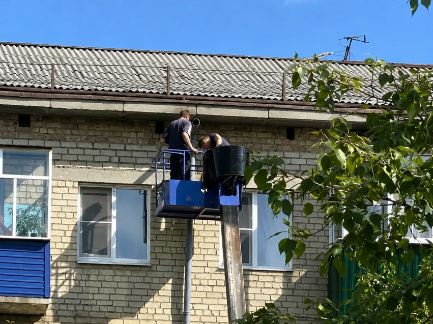 ​В Чите восстановили герметичность водостока после проверки Госжилинспекции