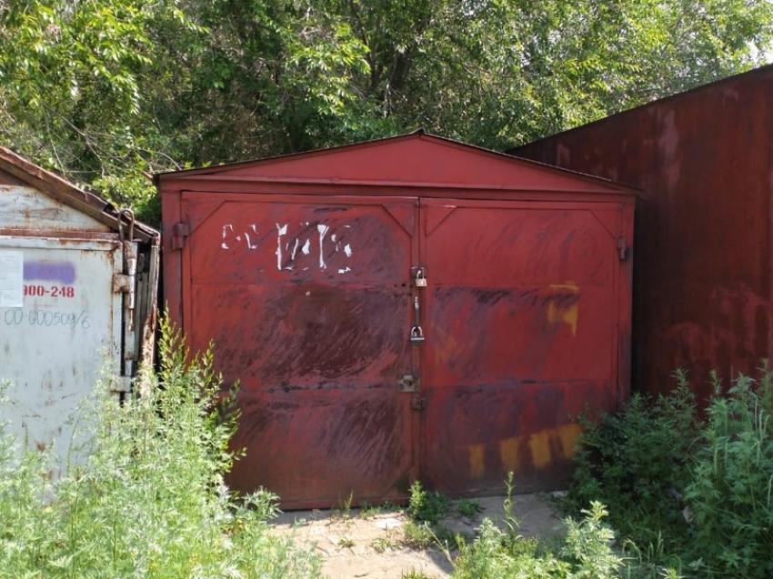 В Чите демонтируют металлические гаражи по улице Набережной