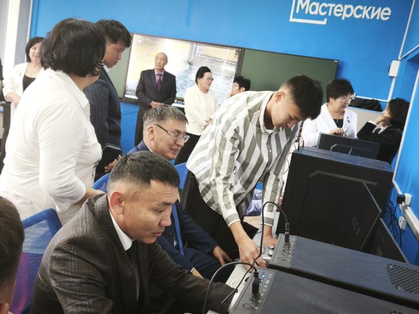 В Агинском педколледже открыли новую мастерскую- в ней будут конструировать беспилотники