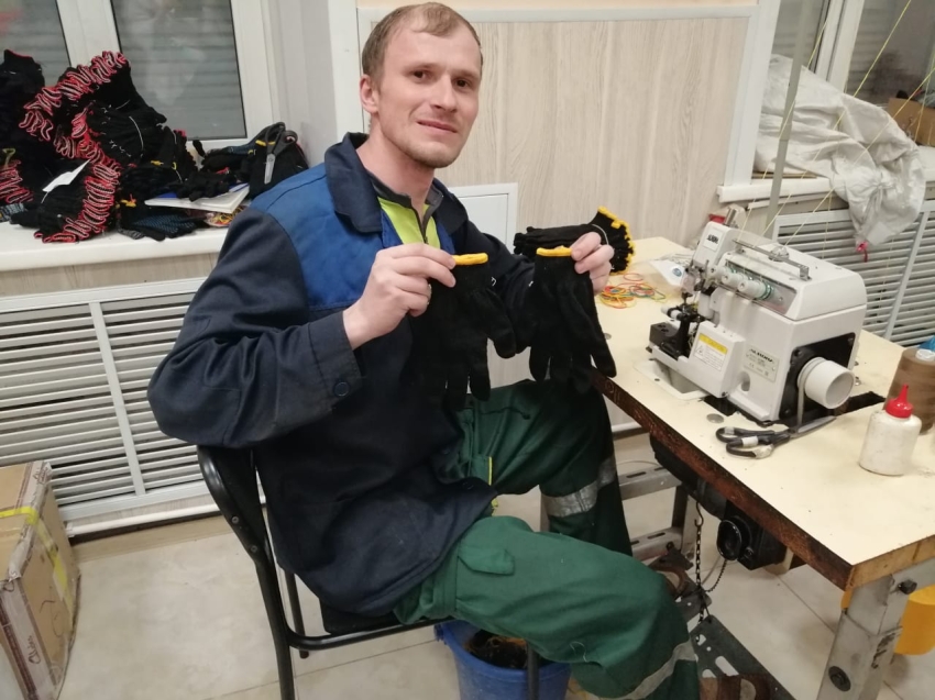 Читинский центр инвалидов по зрению начал продажу защитных многоразовых перчаток
