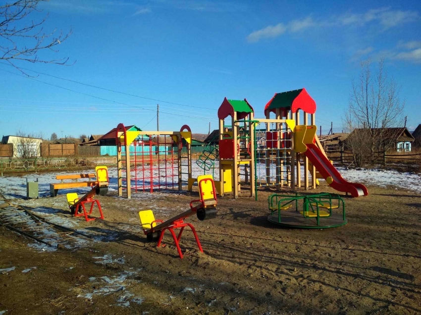 В трех районах Забайкальского края установили детские площадки