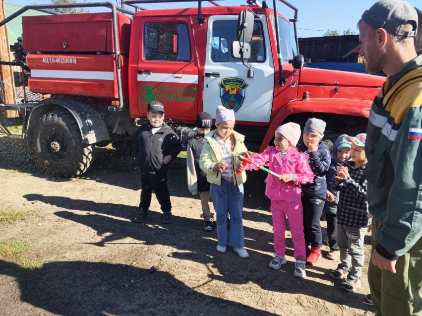 Детсадовцы побывали в гостях в Балейском лесничестве