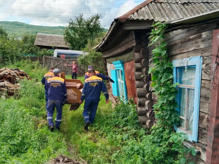 Спасатели «Забайкалпожспас» прибыли в Чернышевский округ для ликвидации последствий паводков